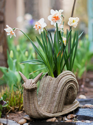 Cute Snail Statues, Garden Animal Statues, Snail Flowerpot for Garden Decoration, Unique Modern Garden Sculptures, Creative Villa Outdoor Gardening Ideas-ArtWorkCrafts.com